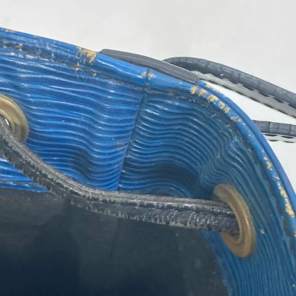 LOUIS VUITTON Epi Petit Noe drawstring Bicolor Shoulder Bag - Picture 12 of 16